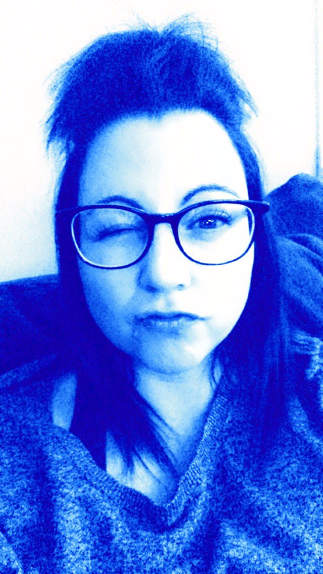 KOLcharmer's tweet photo. In other news. My left eye looks like itβs been on a bender with Willie and Snoop. Good time to practice my #wink. ππ€·ββοΈπGlasses/eye drops you are up. #sundaze #filterme #nflandchill https://t.co/4yr2BSfzCO