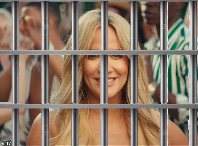 emmah2837's tweet photo. Caroline Flack watching winter Love Island #LoveIsland https://t.co/kIbV6IHkOB