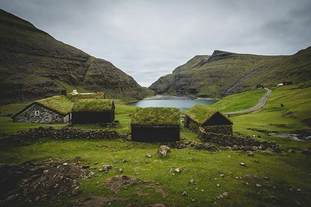Throwback to a beautiful little village at the Faroe Islands <3. Wish I could have stayed in one of those little cottages.

#faroeislands #streymoy instagram.com/p/B7O_h1UIsbP/
