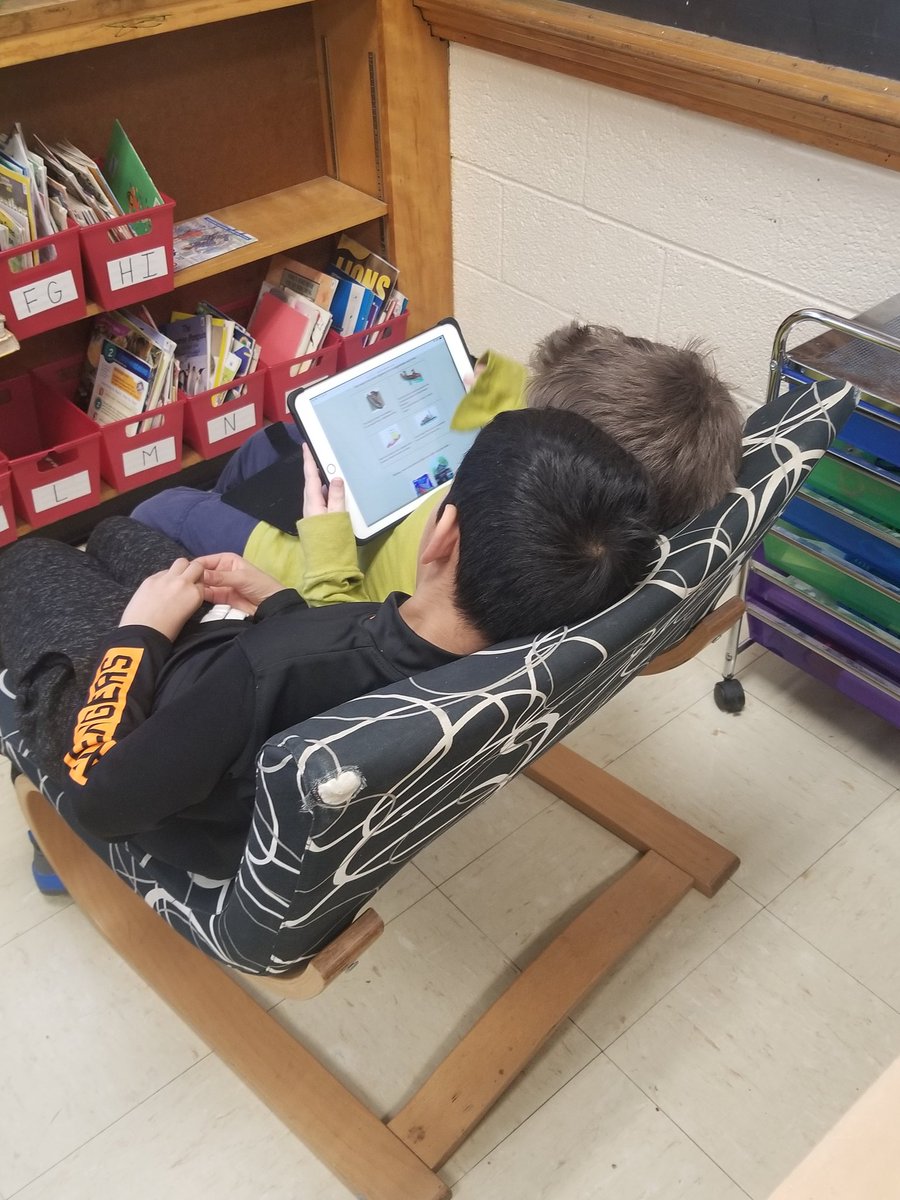 misscaro_a's tweet photo. Gr. 3 students researching about the pioneering life and learning about the ways people used transportation then and now. @Fordcityfalcons @LEADUWindsor https://t.co/MFYlmgLLOh