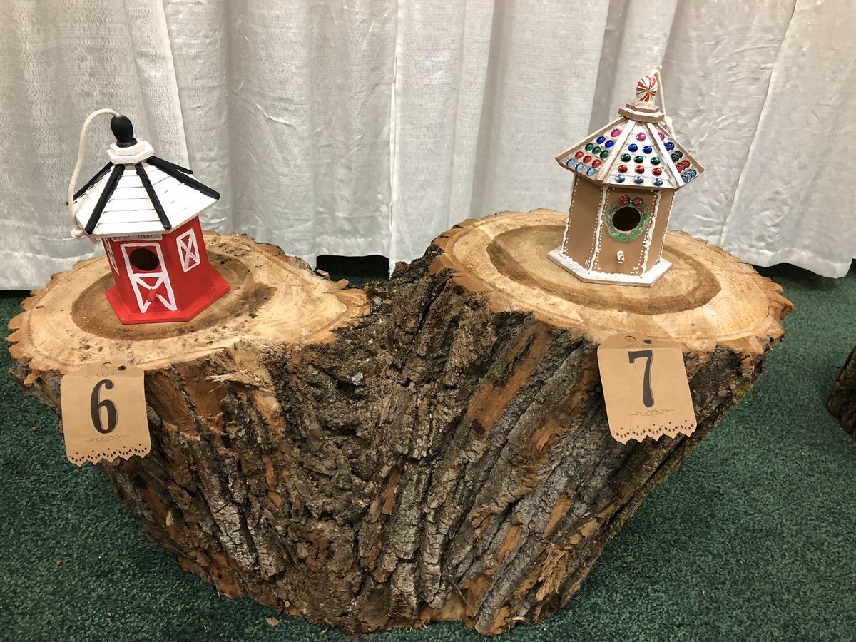 OhioHomeShow's tweet photo. Don’t forget to stop by the #hometweethome display near the entrance of the show and bid on your favorite birdhouse! All proceeds will be donated to the @SusanGKomen 🐦 #ohiohomeshow #ohiohomeandremodelingshow #birdhouse https://t.co/tFciOo5orN