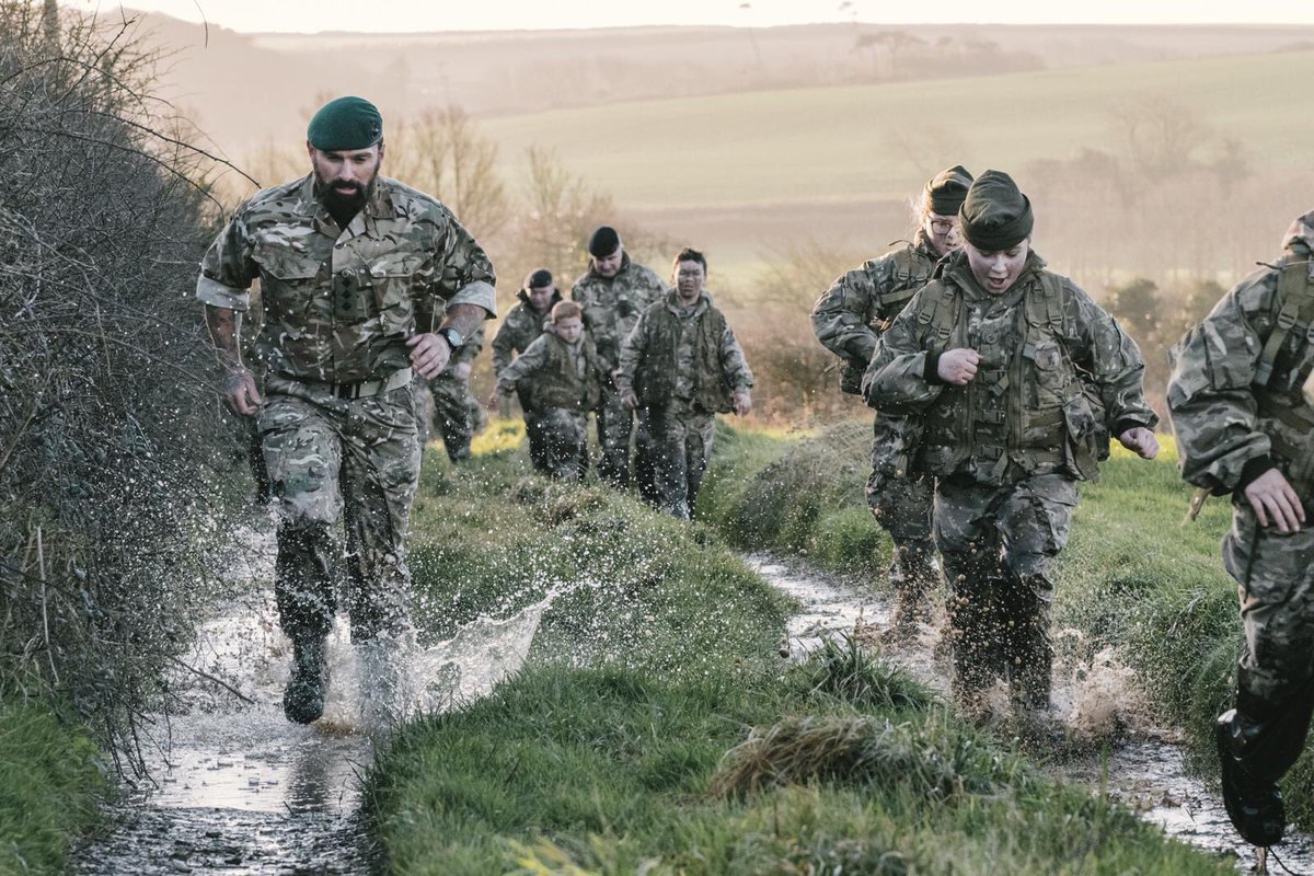 LtColTWing's tweet photo. Feeling privileged to run with Recruits of Plymouth Division Royal Marines VCC who completed their 3 mile yomp on their Exercise 1st Steps. These. Cadets as young as 9 dug out blind and completed the course to be presented their berets by our Cheif Cadet Capt Ant Middleton #RMVCC https://t.co/bU5povrZsM
