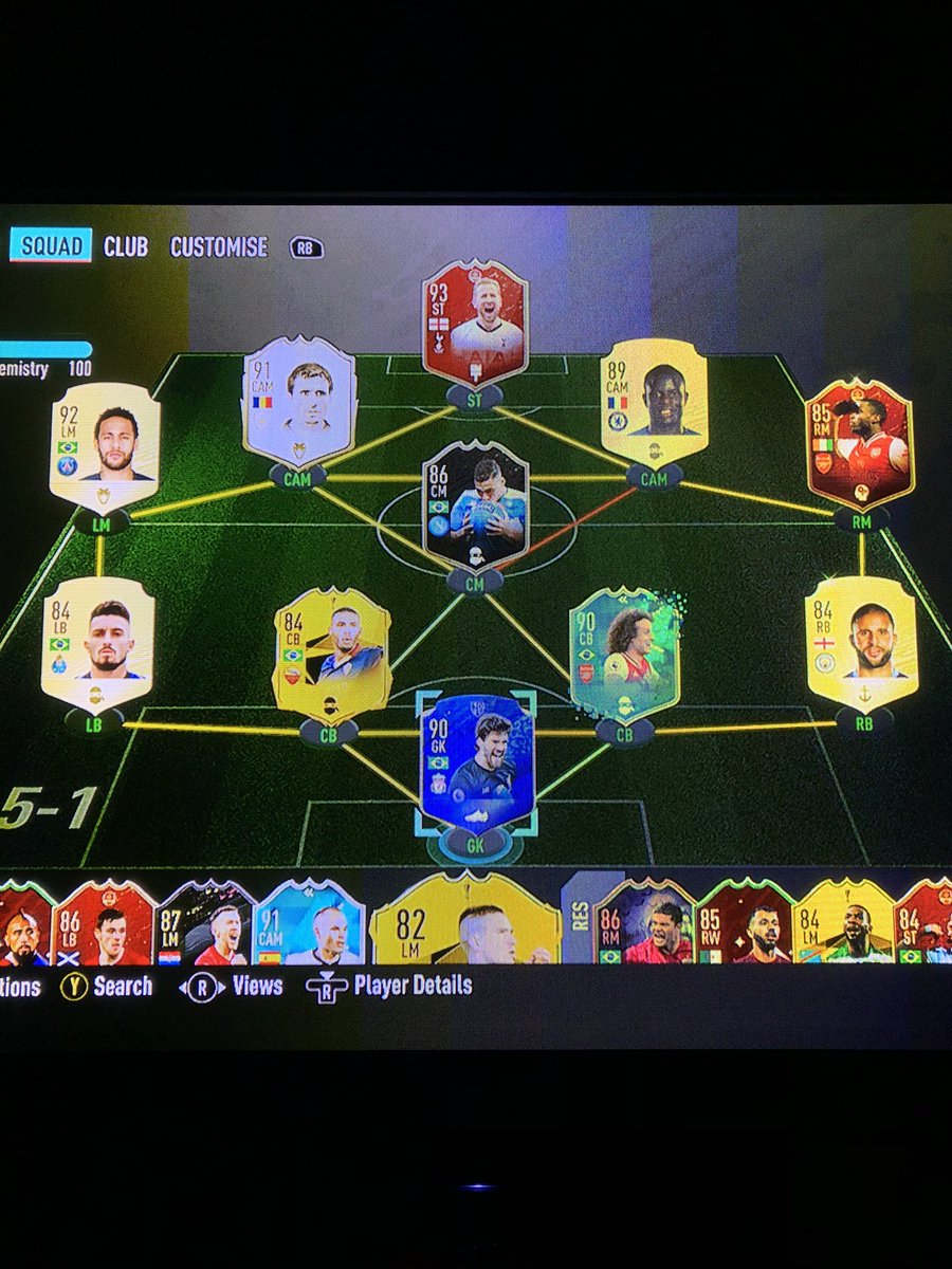 TheDuoPuo's tweet photo. In game I switch to defensive for Kante and Allan both at cdm. Walker, Allan, and Hagi are untradeable I have 70k but planning on buying coins using ur code :) #itshaber https://t.co/RzBmzkGNfQ