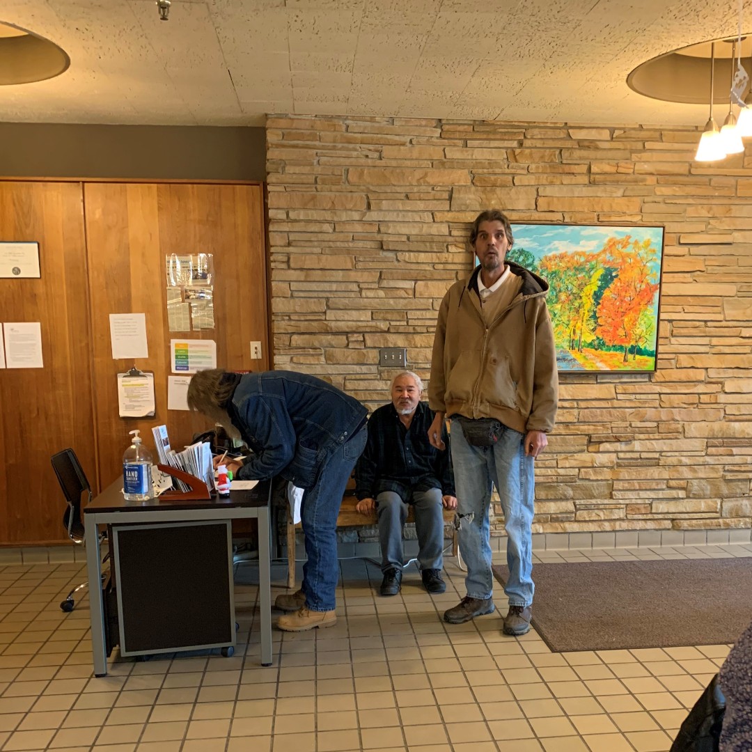 Passageway_Iowa's tweet photo. The Passageway members start off their day by signing in on the attendance sheet. #mentalhealth #passageway https://t.co/vfKCHIi9fO