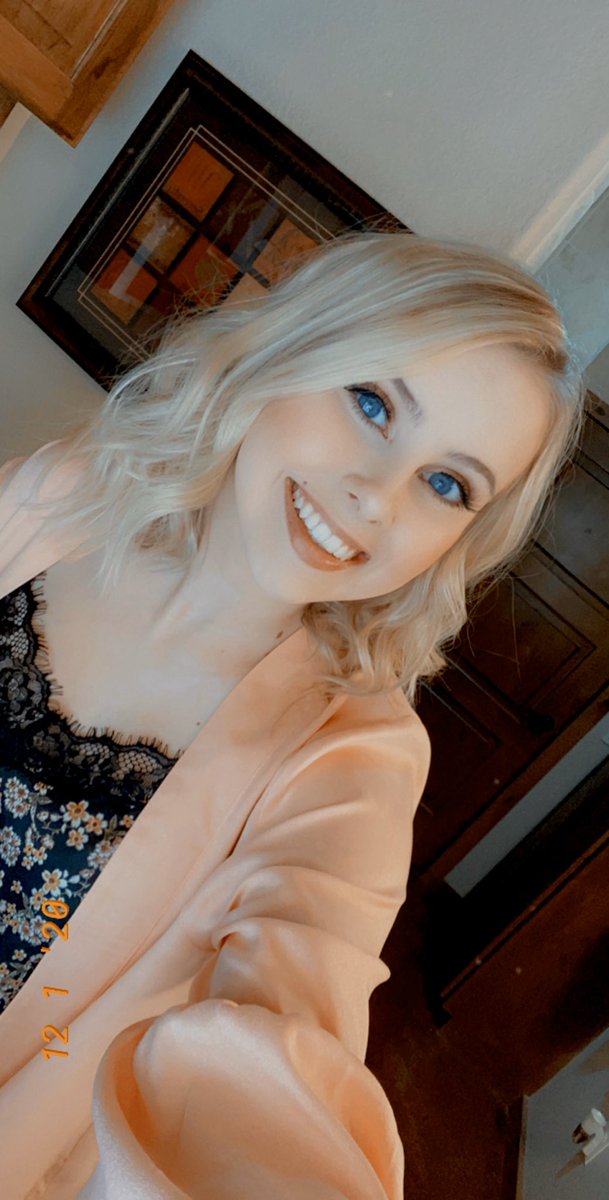 GrayBannowsky's tweet photo. new hair for the new year.🤪 https://t.co/kNStfmTmpd