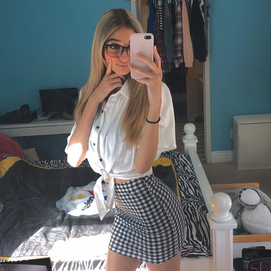 Cyxusofficial's tweet image. What makes you beautiful.
type8082

Taken by @morganxstew with #Cyxus Blue Light Blocking Glasses.

#photography #photooftheday #woman #womanstyle #fitness #wellness #selfie #fashion #fitnessgirl #fashionstyle #style #stylish #glasses #eyewear #eyeglasses #girl #beautycare