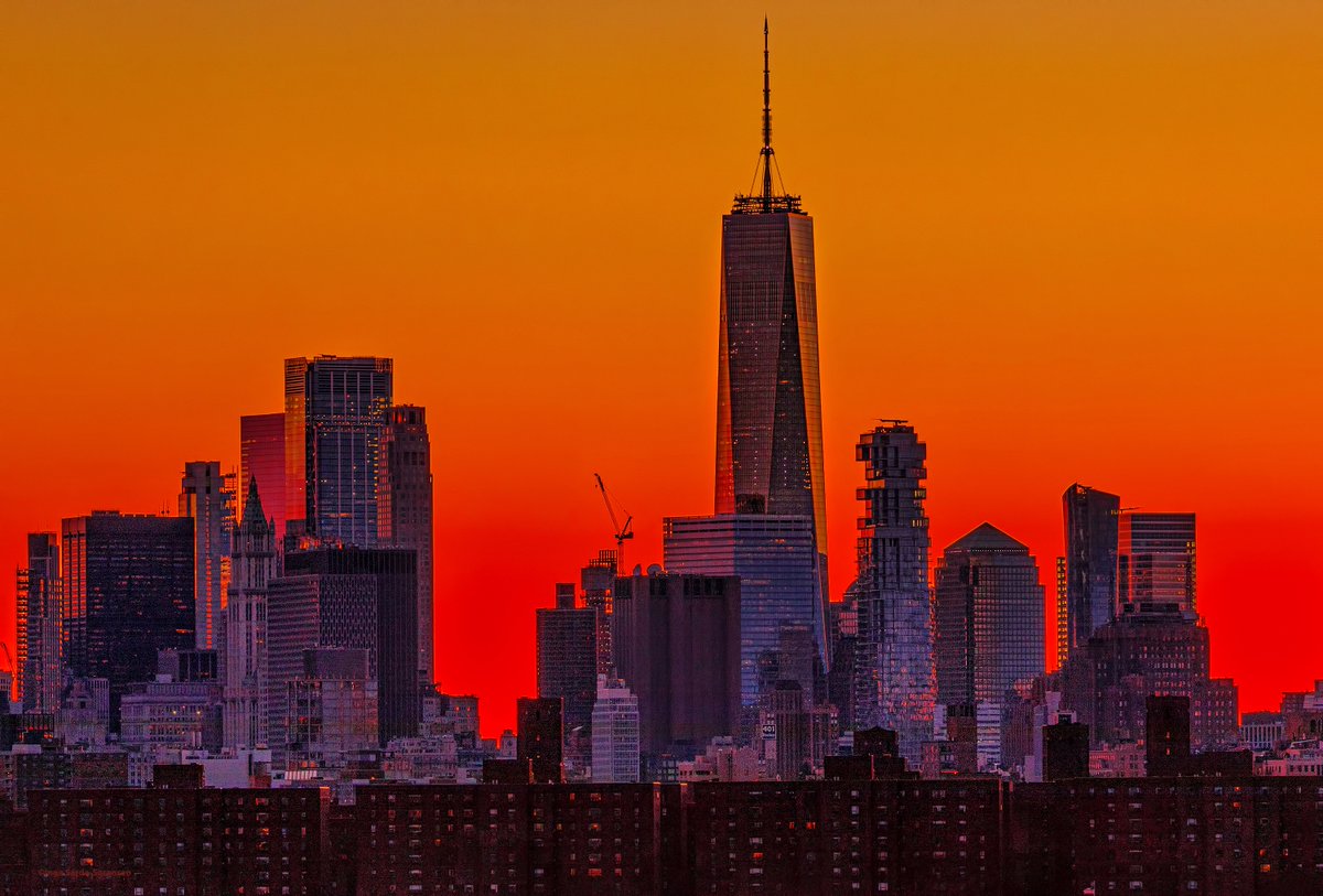 isardasorensen's tweet photo. World Trade Center bathed in the golden glow of tonight's sunset. #NYC https://t.co/LQUDFoJVag