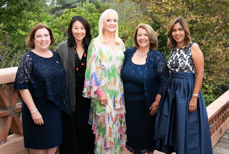 DelSolMagazine's tweet image. Starry Starry Night Gala delsolmagazine.com/2020/01/12/sta…