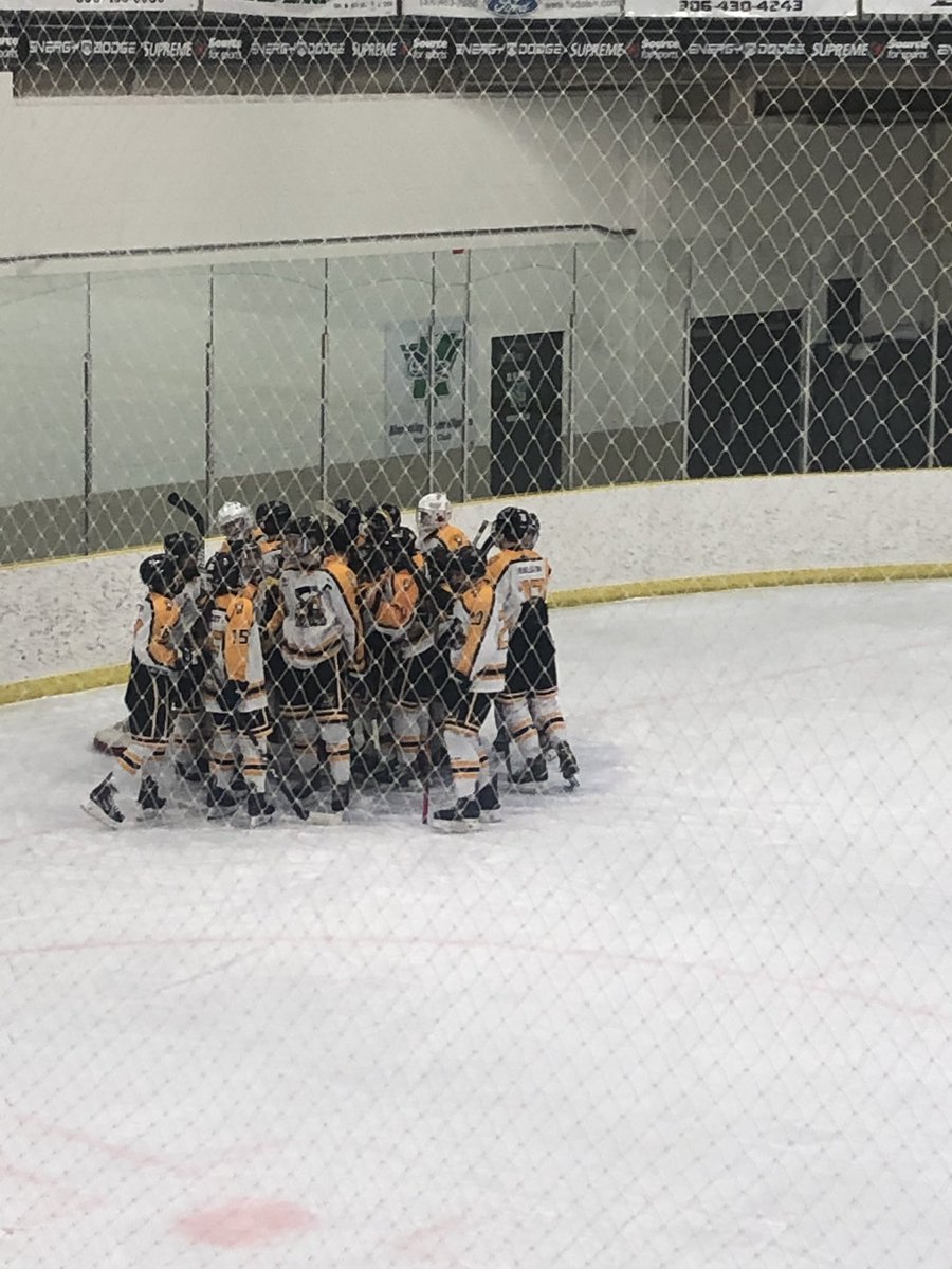 marliashton's tweet photo. 4-3 win over Estevan Bruins!! Way to go Wheat Kings!! https://t.co/wl217Luw2s
