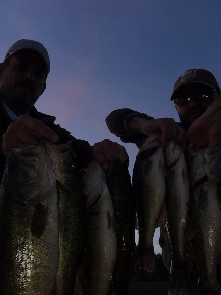 STEVENDEANDEMPS's tweet photo. SD Fishing and SD Fishing field staffer Shannon Chadwick getting the job done on the Big G today. #Enigmafishing,#K9fishingproducts,#GillFieldStaff,#yankumcustomtackle,#connectscale,#DJMarineElectronics. https://t.co/Mp91xRKJHY