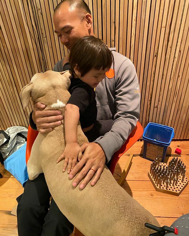 This me getting my hugs in too from @cheewee2000 
#ellethedog ift.tt/381jSuc