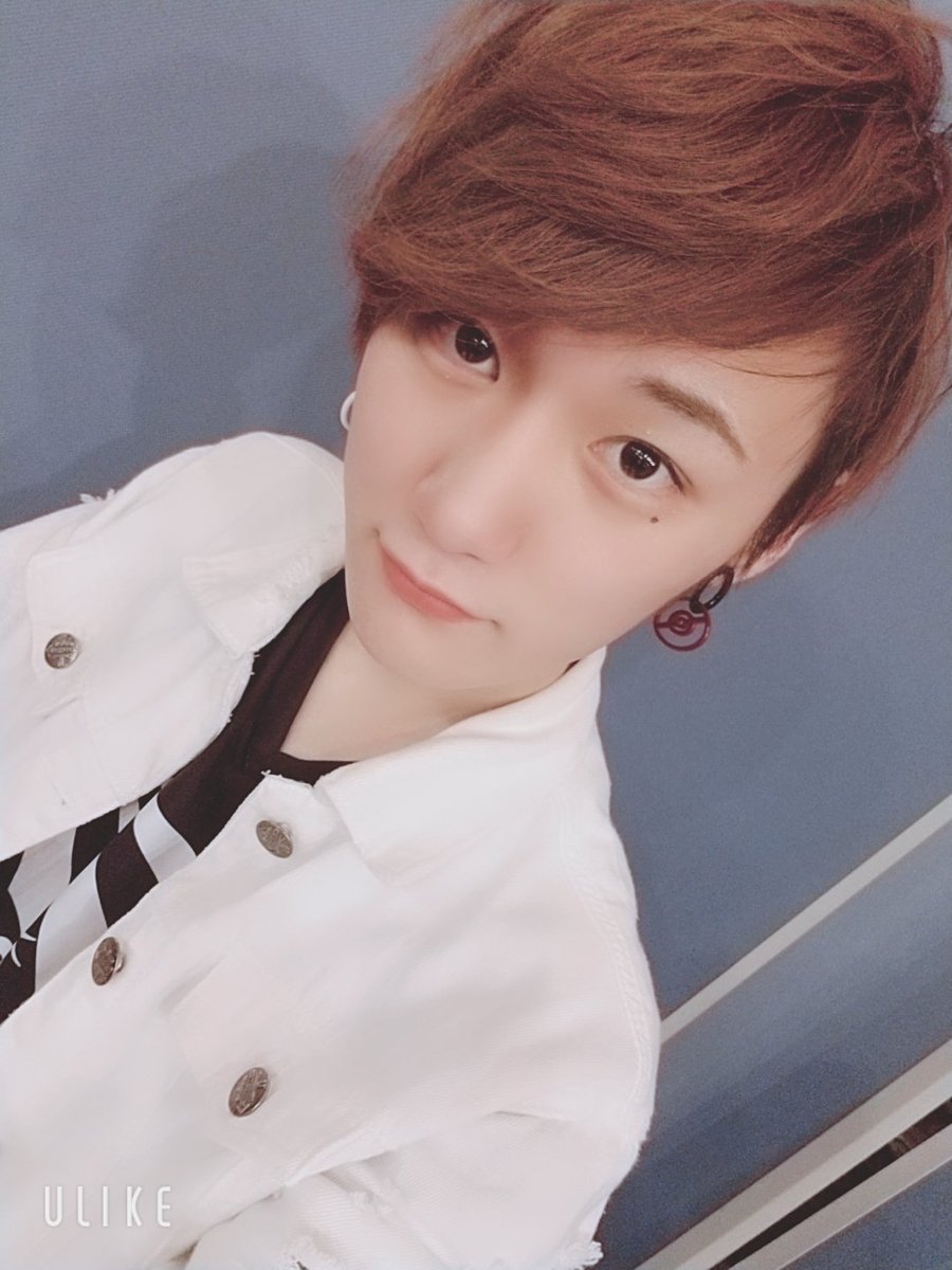 ryo_MilSta's tweet photo. おはやっぷー！
自己紹介ツイートしてなかったなぁって思ったからする！

ダンスボーカルグループ"Milk-Star"として活動してます りょう です！
担当カラーはピンク💗
可愛いもの🐇と甘いもの🍓とKーPOP🇰🇷が大好きな22歳！
笑うとヘドバンします（:D）三（:D）

こんな俺だけど(/｡'(ｪ)')よろしクマ https://t.co/XWoNEo7yWN