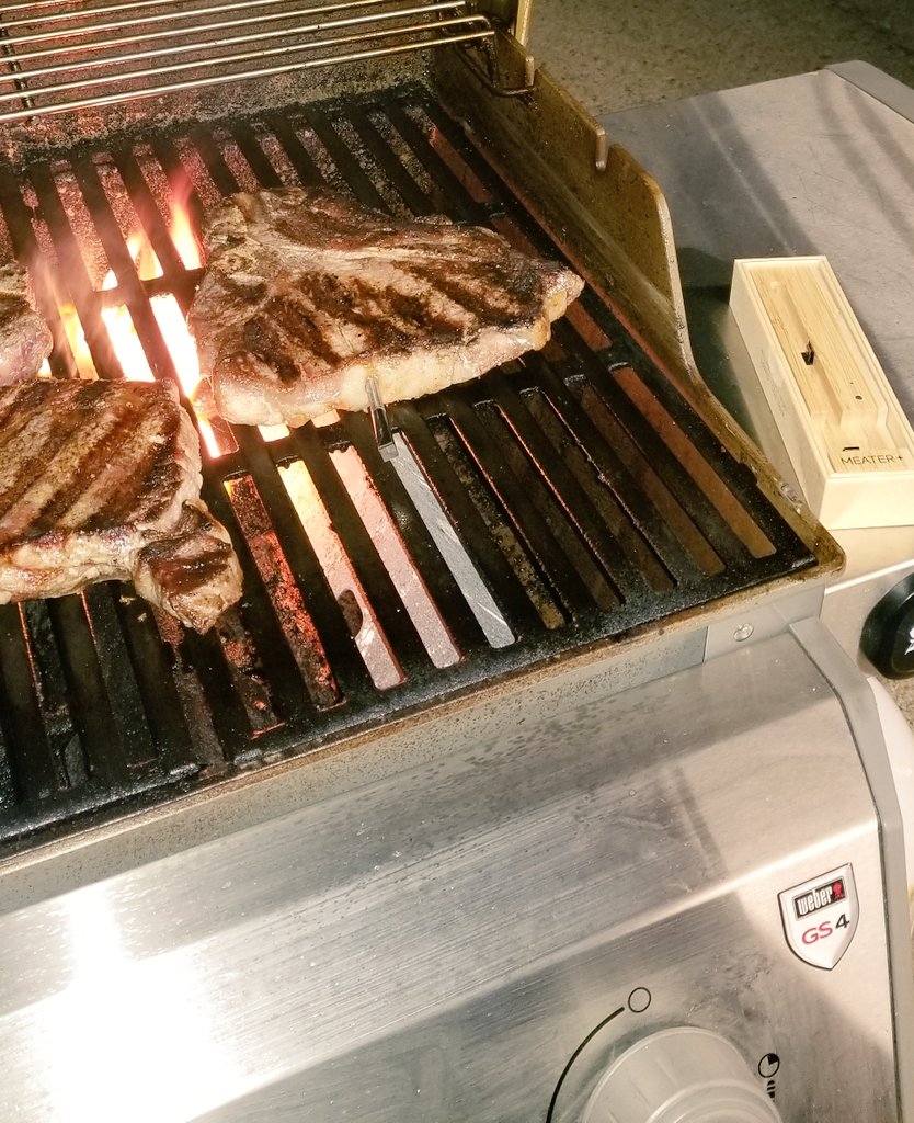 60+ degrees in January, Porterhouse steaks on the Weber, third cook with the amazing Meater+ <a href="/MEATERmade/">MEATER</a>
