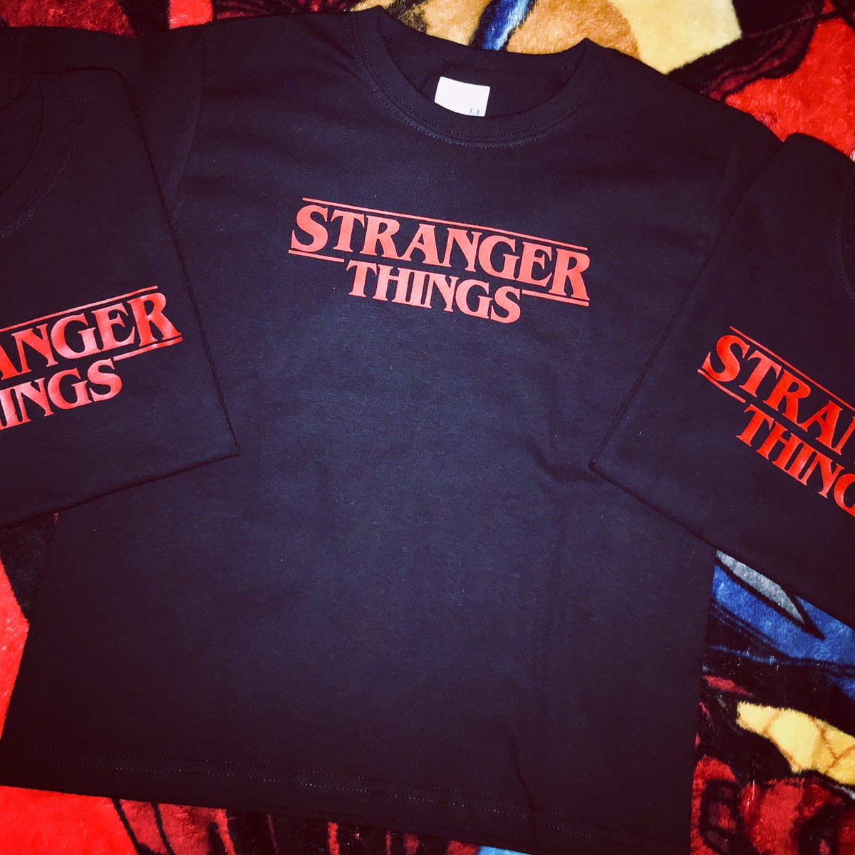 MilPlayeras's tweet photo. 💢 STRANGER THINGS LOGO NIÑ@ ♨️ Disponible en entrega inmediata 🚗 💨 Para Niñ@ , Talla 7-8 Años

🌐TAGs 🌐#MilPlayeras #TiendaEnLinea #Playera #Original #Limitada #Originales #Veracruz #Xalapa #BocaDelRio #Mexico #CDMX #strangerthings #Logo #Cool #Stranger #Things #netflix ♻️ https://t.co/I0Gevo2FLM