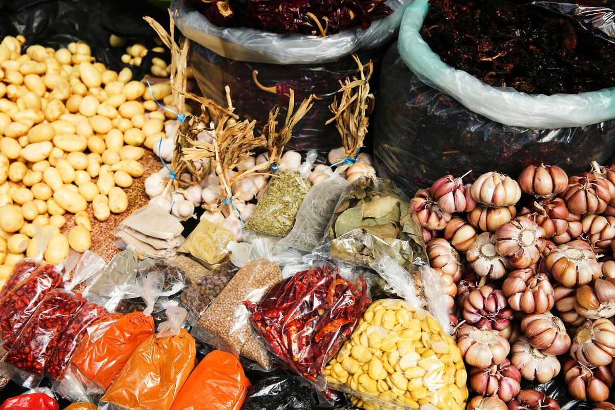 hellocookly's tweet photo. #FoodieEscape to #Veracruz 🇲🇽
Photos by @katiefresca

Known as the San José Market, this is the go-to place to find everything from local produce, condiments, spices, medicines and even grab a bite to eat in Xalapa. https://t.co/8DT0tSEr9a