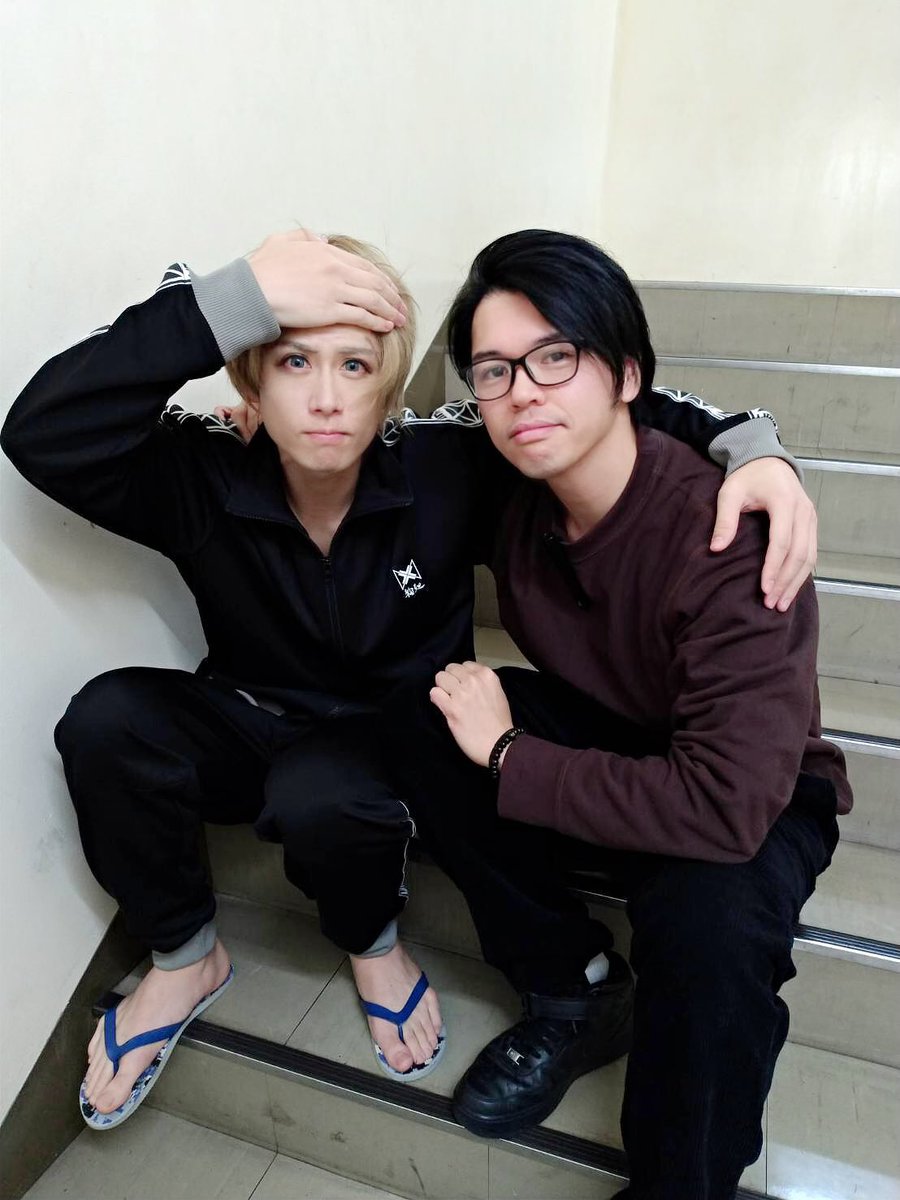 teru_uesugi_tym's tweet photo. そして昨日はアニメの山本役の井上優さんがきてくれてましたー！
写真撮るってなったら髪を直してくれる優しいお兄さんです(^ ^)

今日は東京千秋楽！

極限に行ってきます！

#リボステ
#笹川了平
#山本武 https://t.co/oHsU9Hnlbd
