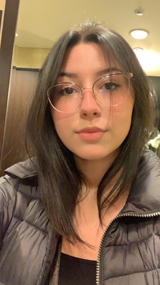 gabibokor's tweet image. paixão // a apaixonada q nao pode jogar nenhum camp pq n tem 16 🤩