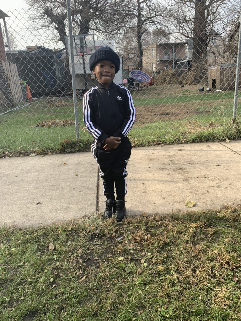 Nonchalant_Jaee's tweet photo. he be giving me big dawg vibes🖤🔗🦍 https://t.co/gJi9eGPAev
