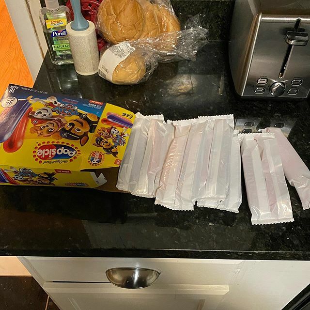 MichaelLong38's tweet image. The things you do for your son when he’s sick. He wanted a pink one. Daddy got him a pink one 😂 Side note: whichever company puts the flavor on the outside will forever get my business. #popsicles #dadlife ift.tt/35Jfsq5