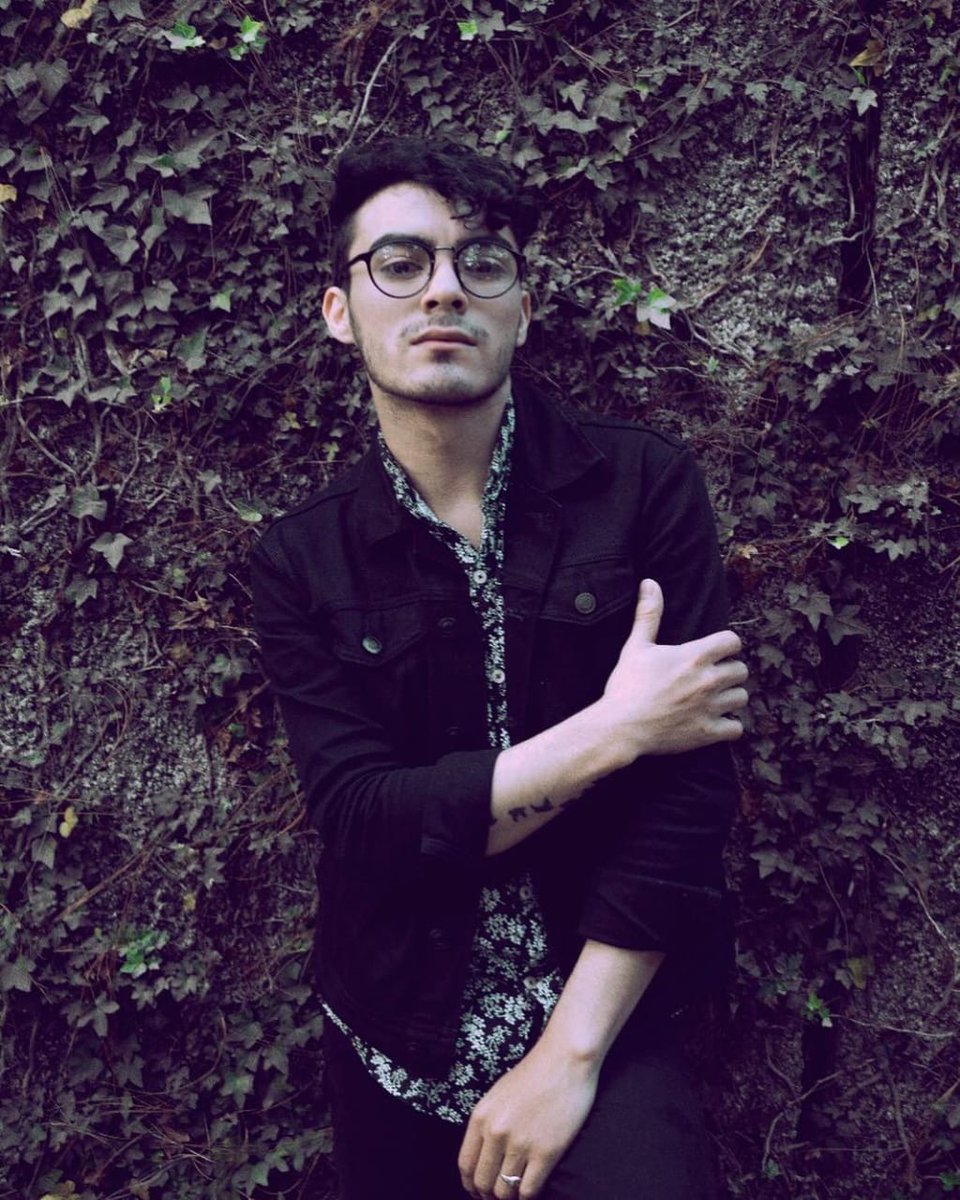 RoxyMndez4's tweet photo. Quiero dueto de este guapísimo junto a angie @HectorMartinezL @WilliamValdes @AdalRamones @algavito @ALEXANDERACHA #Duetodenngie #Duetodenngie 💚💙💚💙💚💙🎵🎧🎤🎶 https://t.co/RuJKdNoptH