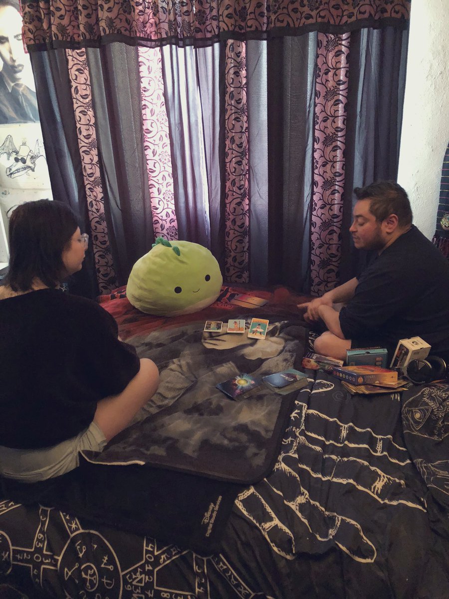 Bart Watches Seth Give Justine A Tarot Reading