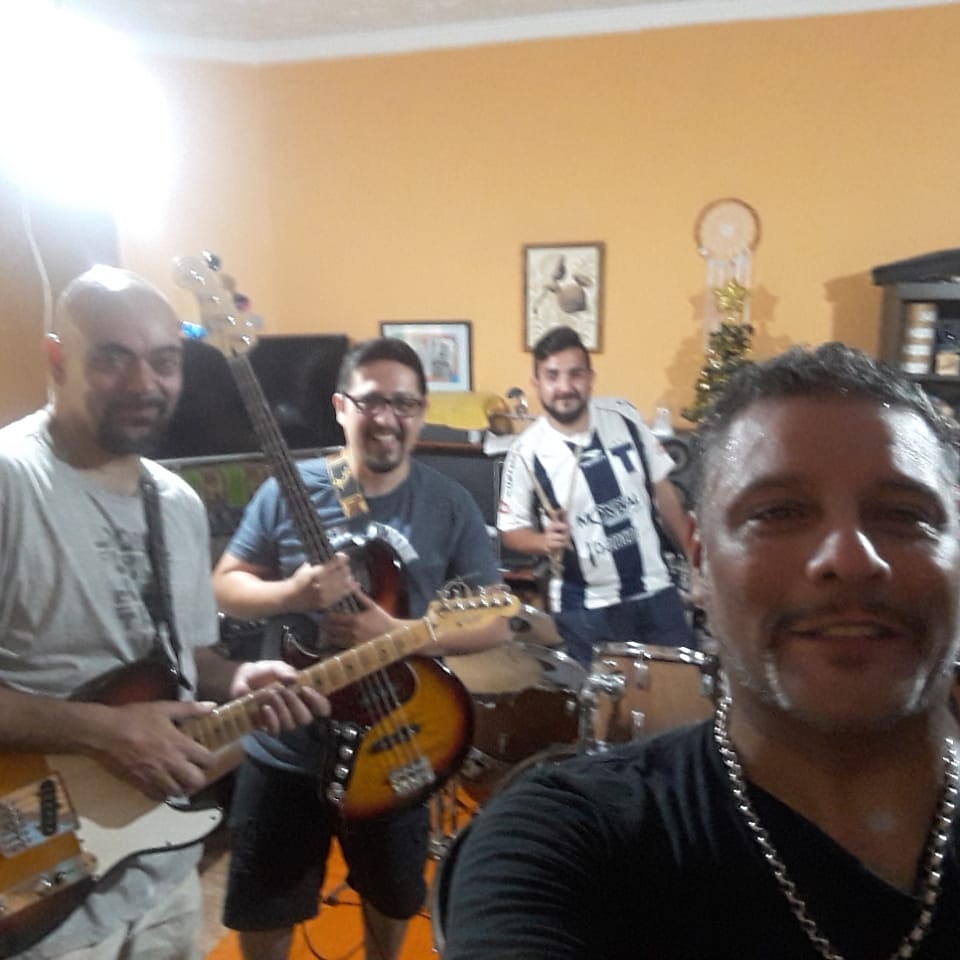 Regresando de unas merecidas vacaciones!!!
Estamos listos y en marcha para recibir lo que se viene!!
2020 te voy a saborear!!!
.
.
.
.
@cordijorge <a href="/nano/">Nano</a>.reartes <a href="/diego/">Diego</a>.pbass 
@mascarponne_sanabria
#blues #rock #amigos #musica