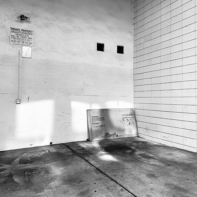CINQMARS's tweet photo. #cinqmars #sfo #streetphotography #bnw https://t.co/WNv1gGxBKp