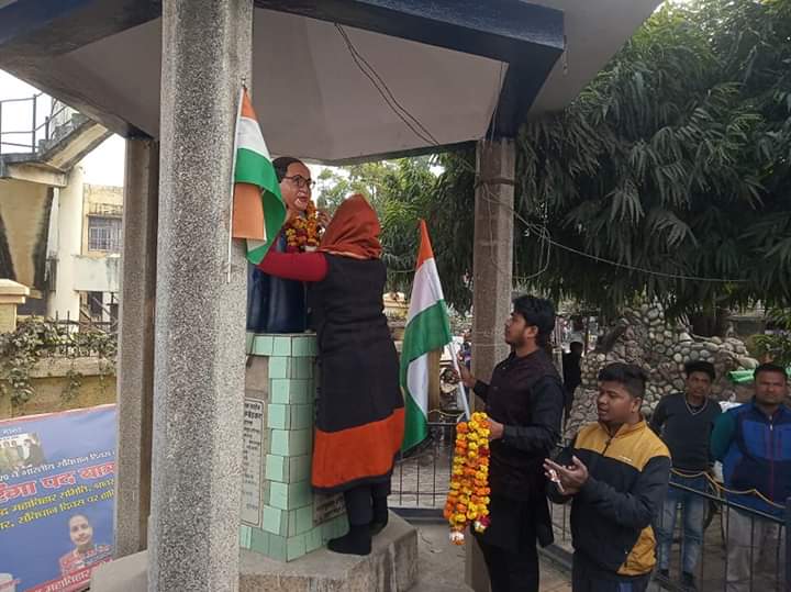 's tweet image. असंवैधानिक व विभाजनकारी नये नागरिकता संशोधन कानून के खिलाफ विरोध प्रदर्शन ;
जिसका नेतृत्व बसपा नेता श्रीमती जे़बा रिज़वान जी ने किया। 
जय भीम जय भारत जय संविधान
#BoycottCAA
#CAA_NRC 
#CAAProtest #Balrampur #Tulsipur #UP