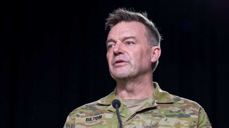WATCH || #OpBushfireAssist - Daily Operations Media briefing. Presented today, 13 January 2020 by Chief of Joint Operations, Lieutenant General Greg Bilton, AM, CSC ➡️ bit.ly/Briefing13-01-…
