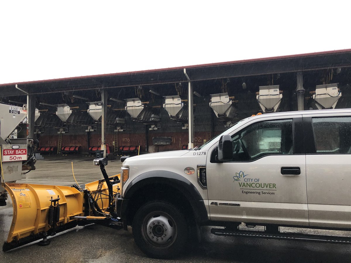 sarahkirby_yung's tweet image. Snow’s here! Time for @CityofVancouver to get those trucks out plowing. #basicservices
#Snowmageddon2020 #snowcouver