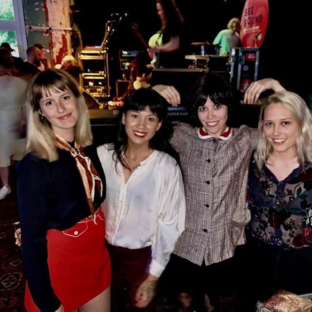 trixie_trouble's tweet photo. 2 shows with @hayleymarymusic and a couple of old jam buddies was such a fun way to kick off the year. Thanks for the good time gals 🙌🏽🥰 https://t.co/bDndxVxgCs