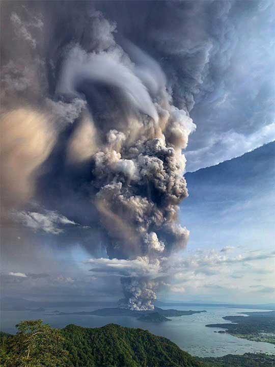 RPGCultYourClub's tweet photo. Mother Nature is beautiful, but dangerous! #prayersforphilippines
https://t.co/Cva8PbigTp https://t.co/UzcPeOqAm6
