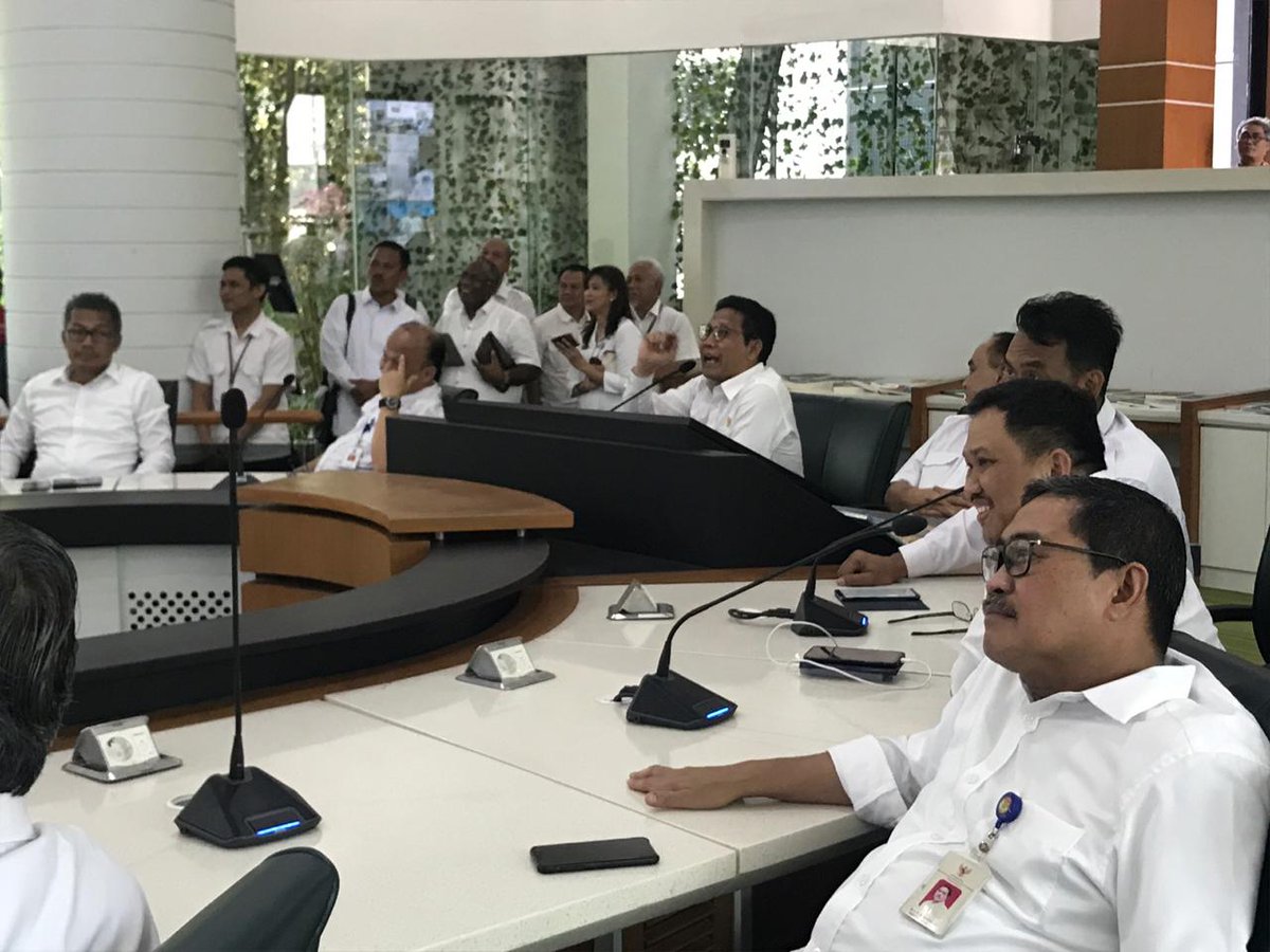 akhirnasty's tweet photo. Sukses Pak Menteri Desa PDTT, Melalui desa digital informasi pembangunan dan transparansi lebih optimal
#DesaDigital
@jokowi

@setkabgoid

@halimiskandarnu

@anwsanusi

@taufikmadjid71 @FahriLabado 

@imansyukri

@tppkemendes

@tppindonesia

@TPPISUMUT https://t.co/SX7mROp46W