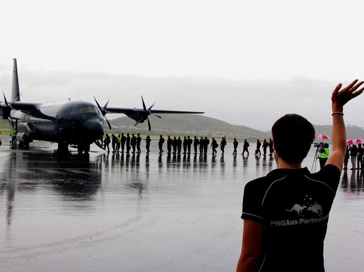 AusHCPNG's tweet photo. The High Commission team was pleased to join Prime Minister Marape, @CDF_PNGDF, @ADFinPNG and other dignitaries in farewelling #PNGDF Kumul Force 17, who left today to help respond to Australia’s bushfire crisis. @AusAirForce 🇵🇬🇦🇺 https://t.co/tuliE3hAAr
