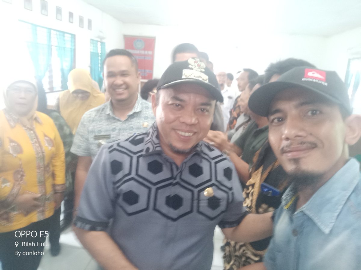 Bersama Pimpinan Kab.Labuhanbatu dlm Agenda Memberikan/Pelepasan Hak atas Tanah bagi Masyarakat Desa ..

#DesaDigital

<a href="/halimiskandarnu/">ABDUL HALIM ISKANDAR</a> 
<a href="/anwsanusi/">Anwar Sanusi</a> 
<a href="/imansyukri/">Iman Sukri</a>
<a href="/taufikmadjid71/">IG : taufik.madjid</a>
@fachrilabalado 
<a href="/TPPISUMUT/">TPP SUMUT</a>