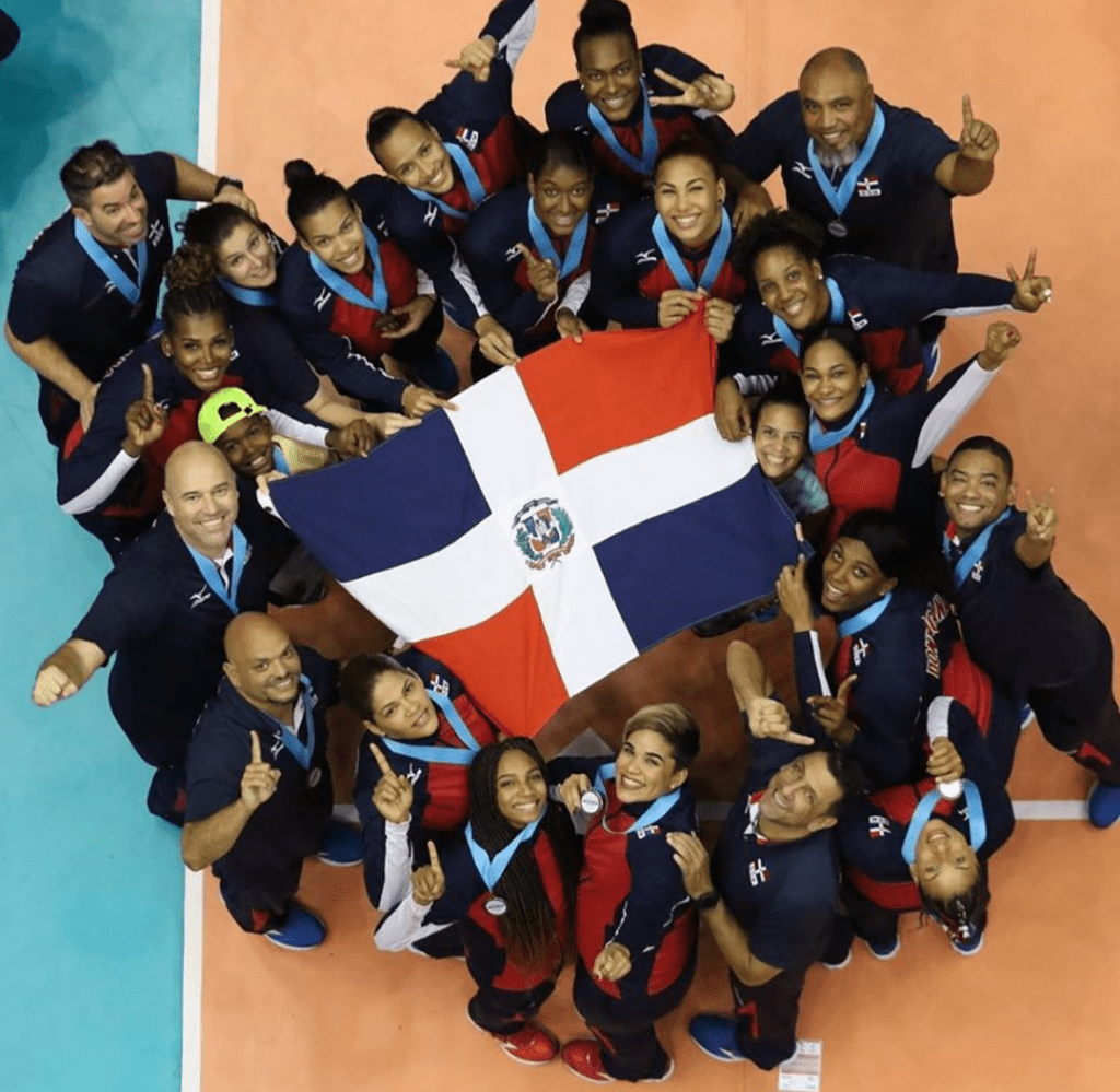 Las Reinas del Caribe ganan y tienen boleto a las Olimpiadas de Tokyo fuegoalalata.do/2020/01/12/las…
