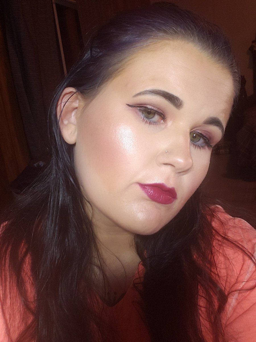 LaramieCrissman's tweet photo. #lookoftheday #fullface #makeupjunkie #beautyobsessed #undiscovered_mues used @elfcosmetics #flawlessfoundation and #browpomade @JeffreeStar #cherrywet @NyxCosmetics #borntoglowconcealer @Maybelline #maybellinefitmeloosepowder https://t.co/1rkPJF68ng