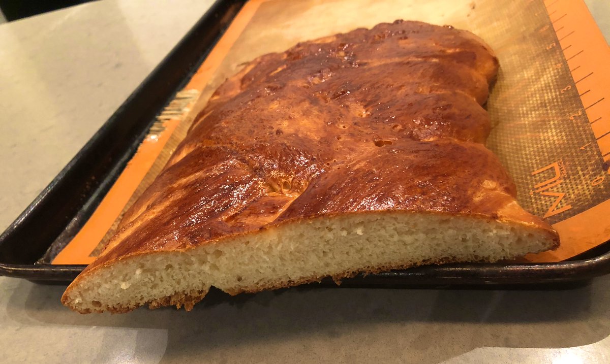 satiateme's tweet image. Looks like 💩 but tastes delicious #challahfail #overproofed #challah #dontleavethedoughunattended