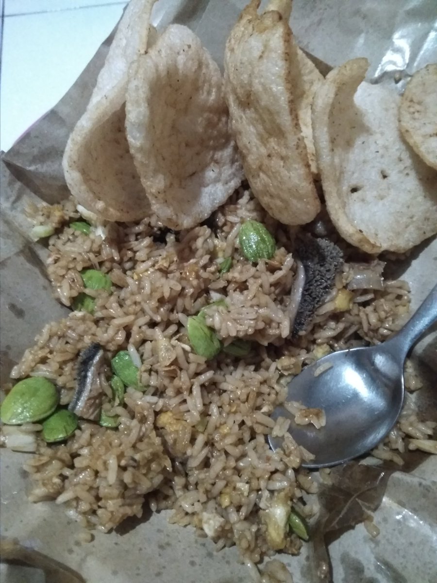 Andriwn23's tweet photo. Ojo lali sarapan ben orak sepaneng lur https://t.co/T3j1Lku5FM