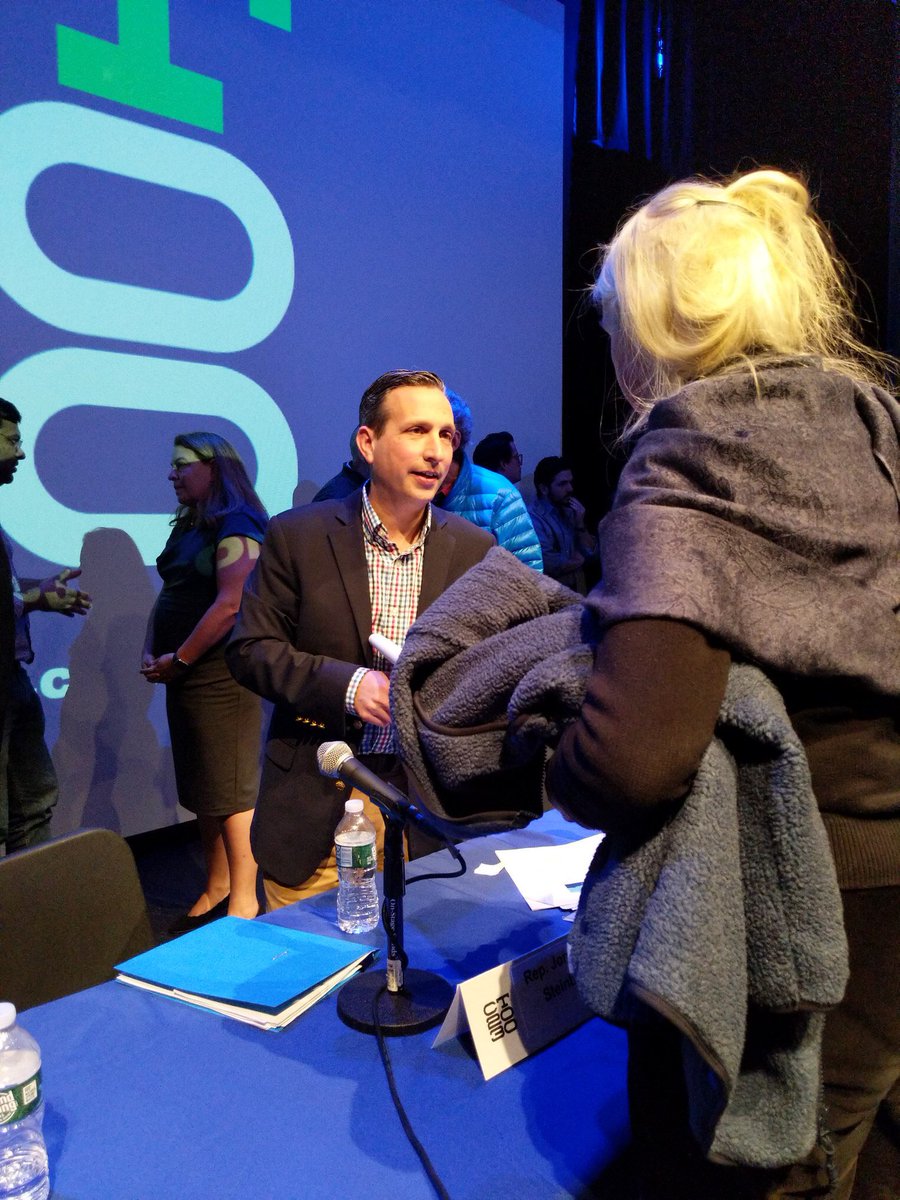 senatorduff's tweet photo. Thanks to the reported 400 residents who came out today to the #CT2030 town hall meeting in #Westport. Our citizens feel passionate about supporting a strong plan to grow our economy, create good paying jobs and build an integrated transportation network. https://t.co/GOIoSFBbGO