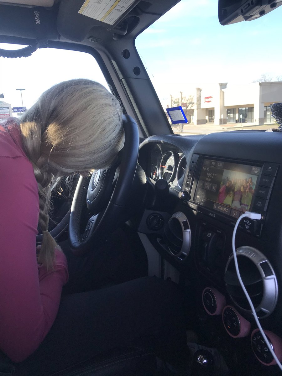 longhorninaledo's tweet image. The struggle is real 😂#ParallelParking