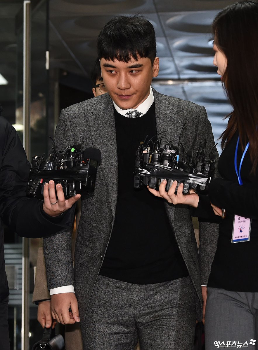 ForVictoRiArg's tweet photo. 🔽ESPERAMOS LAS DECLARACIONES OFICIALES🔼

➡Nuestros DMS estan abiertos ante cualquier pregunta o necesidad.

🐼Staff Let's Talk About Seungri Argentina https://t.co/yC4YbgkwBO
