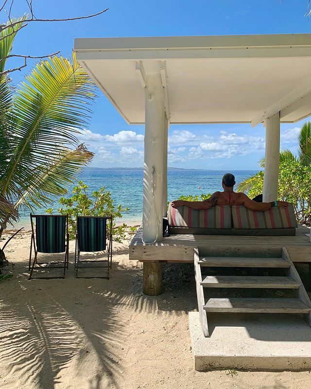 helloworldnz's tweet photo. FYI, this could be you. Fiji’s on sale now 🌴😎 https://t.co/qvacI1KHOh https://t.co/LqBKQprDL0