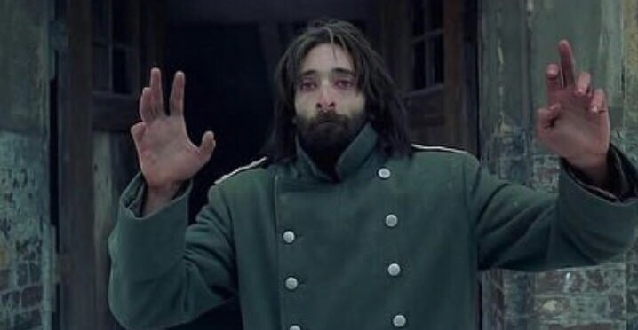 +Lütfen ateş etmeyin.Ben Polonyalıyım! 
-Neden o zaman o lanet Alman paltosunu giyiyorsun? 
+Muş’tayım, çılledır...