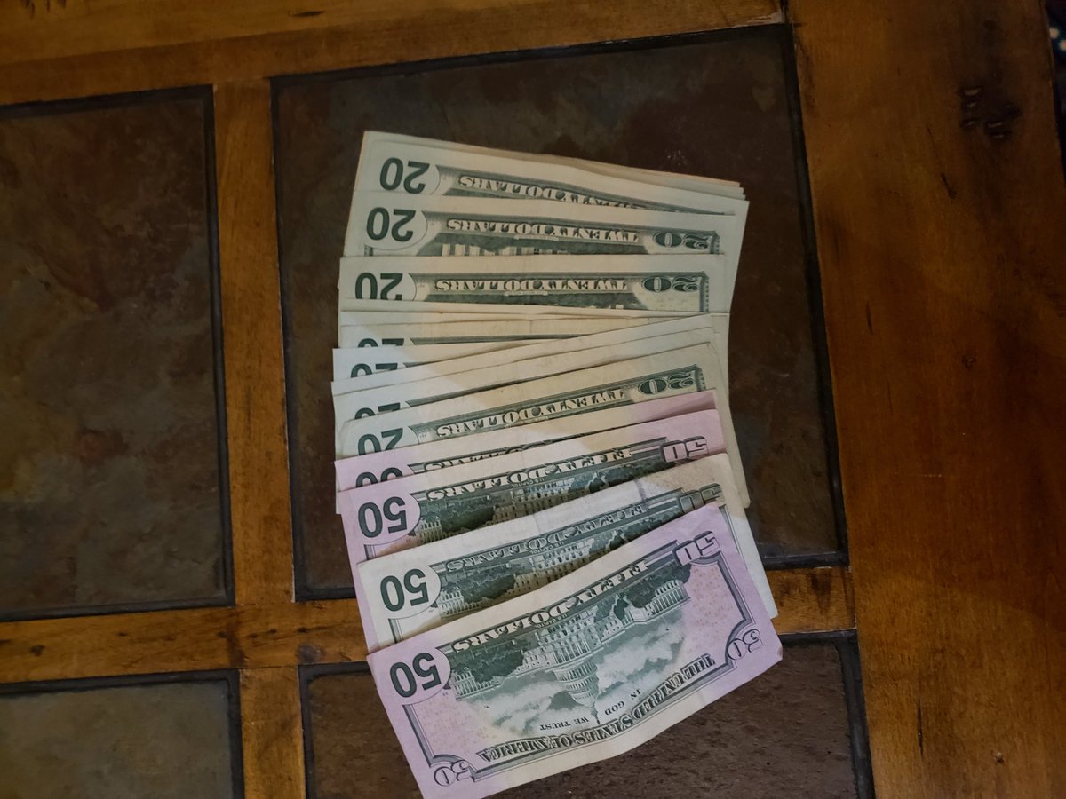 JBrunzFn's tweet photo. Special GIVEAWAY from me to you! All you do is Retweet &amp; be following! This is my own money! 
Won 400 off of $50! 

Giving some away!

Comment #JBGCOMMUNITY https://t.co/hcDcapg2VI