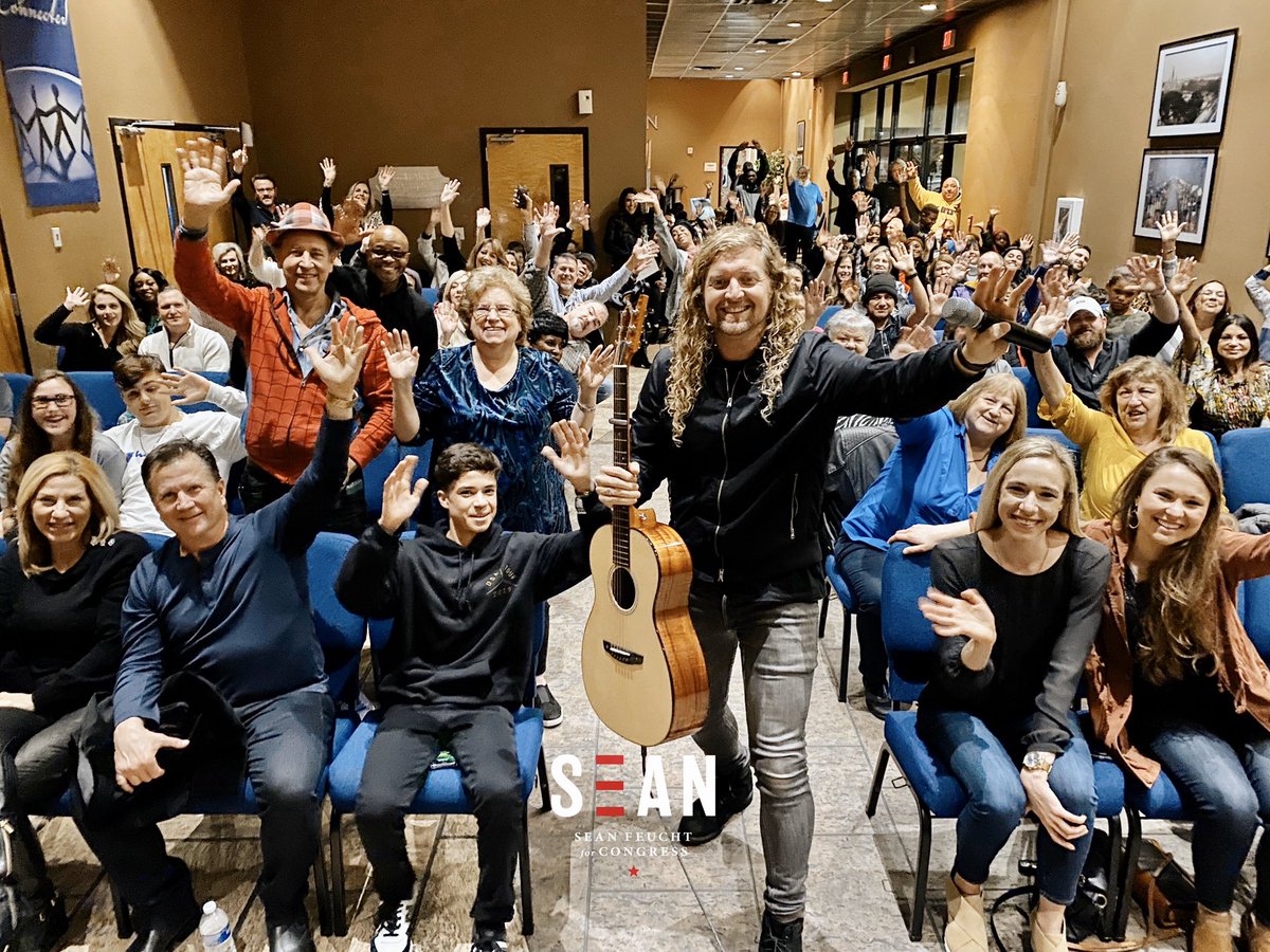 seanfeucht's tweet photo. I wish all campaign events could be this fun!

Tonight we shared songs, stories and discussion to help change America. 

Looking forward to more of this in 2020🇺🇸. 

#SeanForCongress https://t.co/J2feG0uTKQ