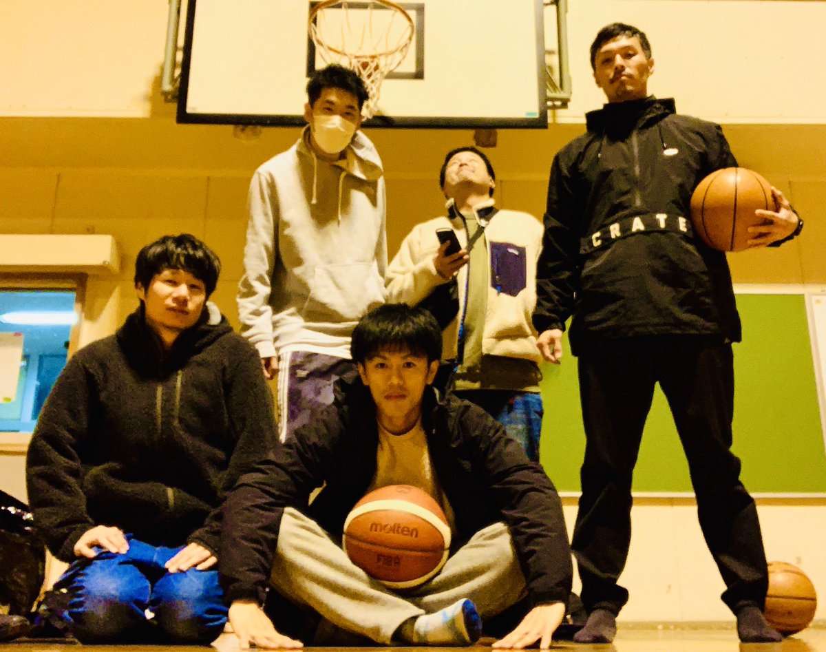JJacks1991's tweet photo. 雪が少ない今シーズンですが、我々の課題は山積です。一つひとつじっくりと向き合ってステップアップにつなげていきます💪✨✨

次回の連絡🗣
1月15日（火）19:00〜
小樽北陵中学校

大会も控えています。
全員で盛り上げていきますので、応援よろしくお願いします🏀

2020の福2はタケシでした😆 https://t.co/b6wH3RKelQ