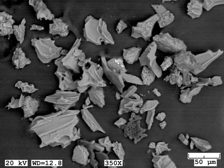 astrounitedph's tweet photo. [INFO]
Volcanic ash under a microscope. The force of the gasses shatters the magma and propels it into the atmosphere where it solidifies into fragments of volcanic rock and glass.. 

#TaalEruption2020 #TaalVolcano #PrayForPhilippines 
cr. Ed

Keep safe AROHA! Protect yourself! https://t.co/hjCENRYiFi