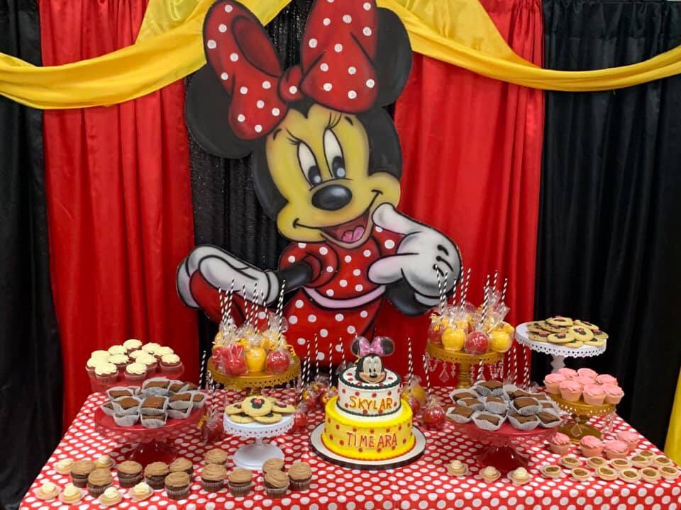 Badder_ThenYaBo's tweet image. Minnie Mouse Party from today. Skylar ❤️🎂🥳 #BookedAndBlessed all 2020