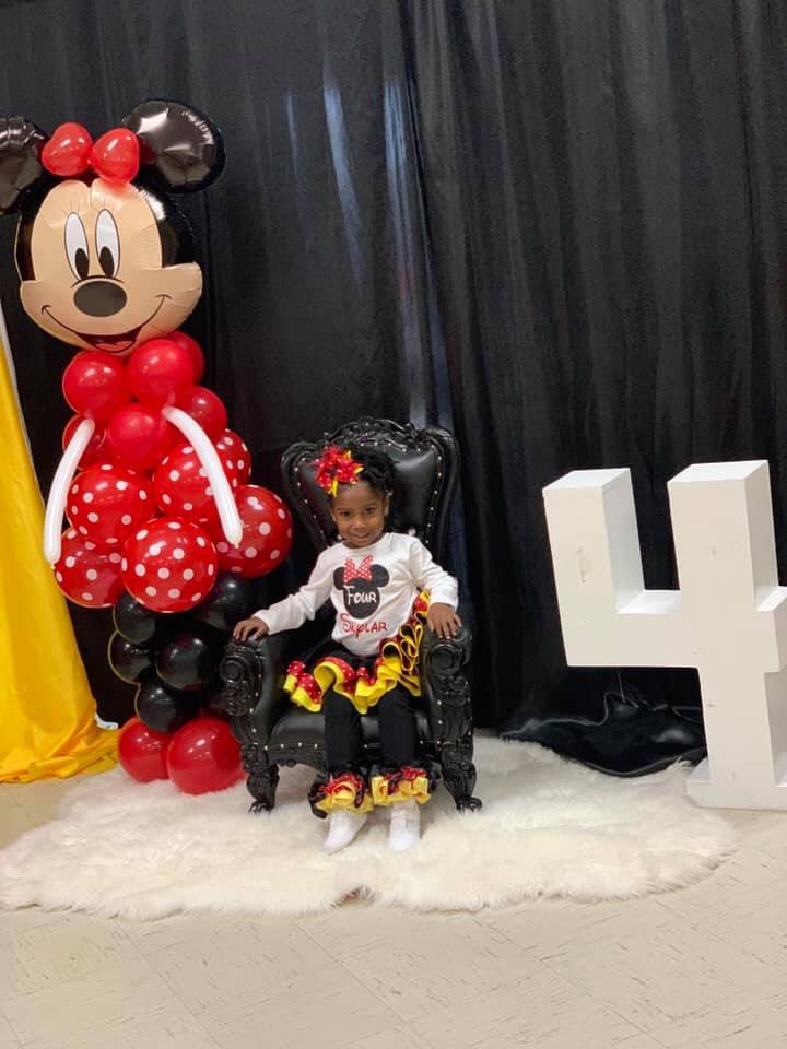 Badder_ThenYaBo's tweet image. Minnie Mouse Party from today. Skylar ❤️🎂🥳 #BookedAndBlessed all 2020